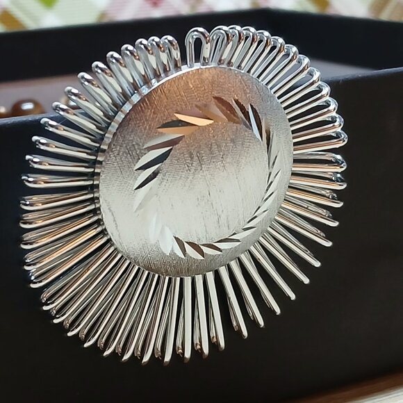 Vintage 1970s West Germany Silver Tone Round Scarf Clip #6 - Picture 6 of 10